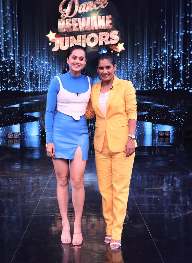 Taapsee Pannu remembers her Mulk co-star Rishi Kapoor on Dance Deewane Juniors stage