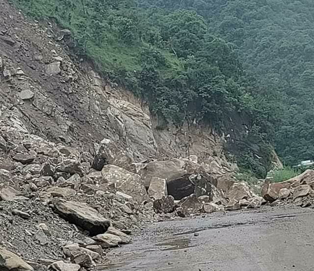 Chandigarh-Manali highway blocked for traffic following landslide in Mandi
