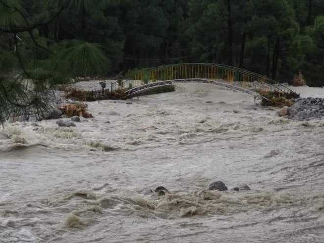 10 rescued in Himachal's Kangra after being stranded in stream for hours as water level rises