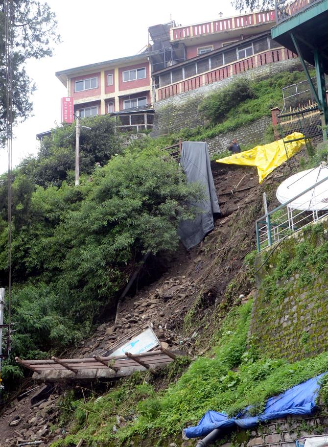Death toll rises  to 258 in Himachal Pradesh, 107 roads still blocked