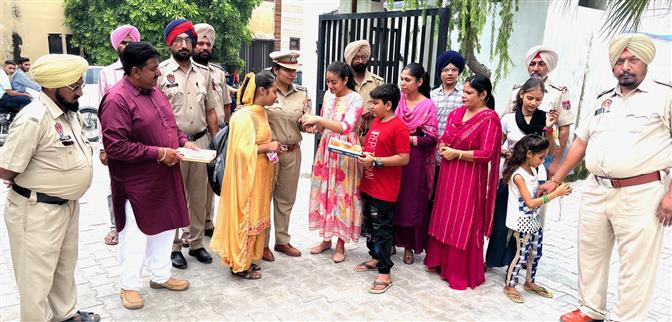 Cops celebrate Raksha Bandhan with students