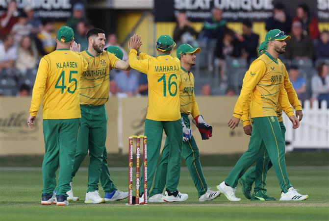 2nd T20: South Africa beat Ireland by 44 runs to take series