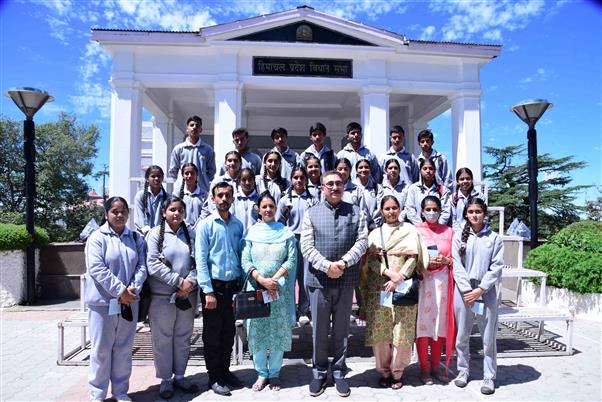 Students visit Vidhan Sabha