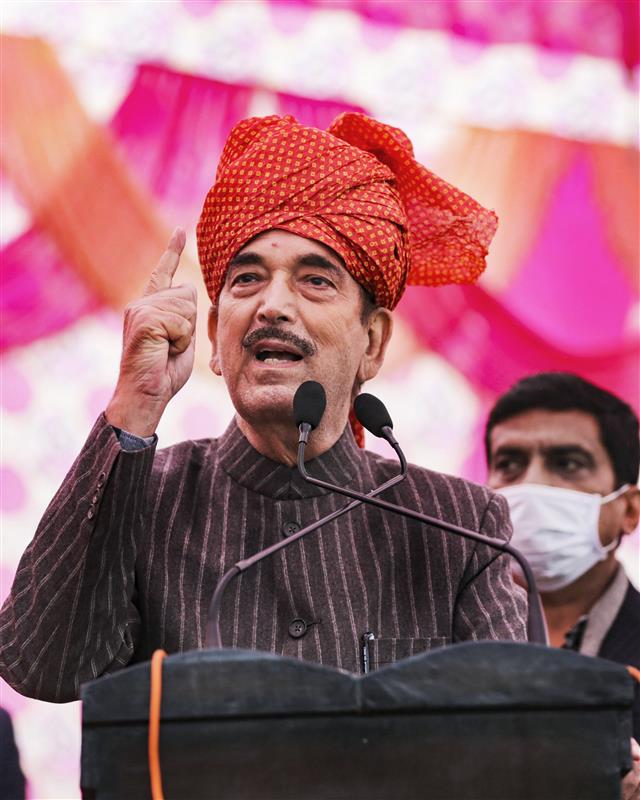 Ghulam Nabi Azad set to float new party in J&K, say close aides