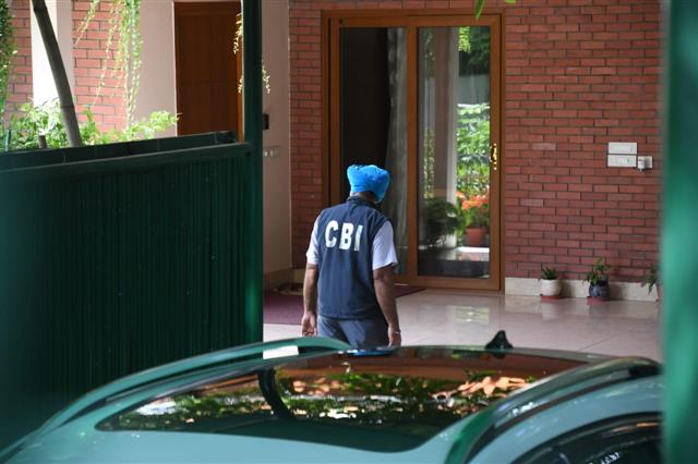 CBI raids at Manish Sisodia's house, 20 other places in excise policy case