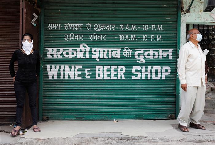 Private liquor vend employees in Delhi stare at uncertain future