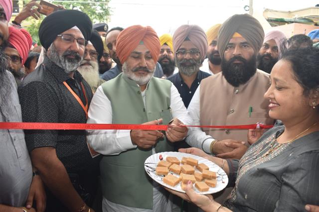 Health Minister Chetan Singh Jouramajra opens Aam Aadmi Clinic in Hoshiarpur village
