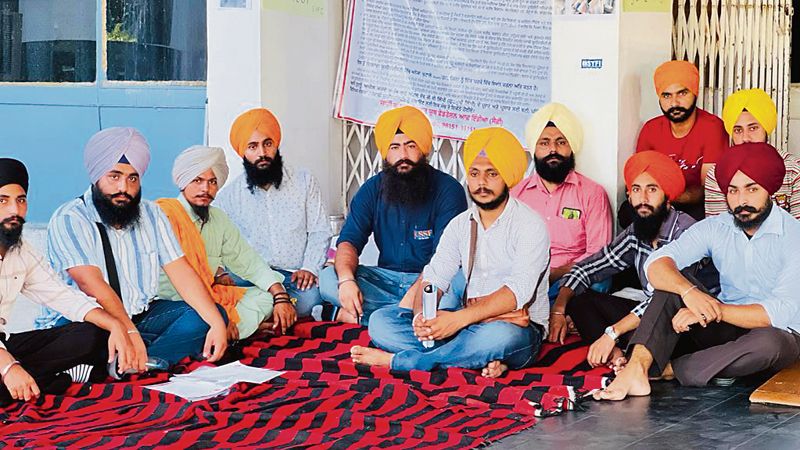 Punjabi University authorities clarify on 'disrespect' to Sikh books, protest on