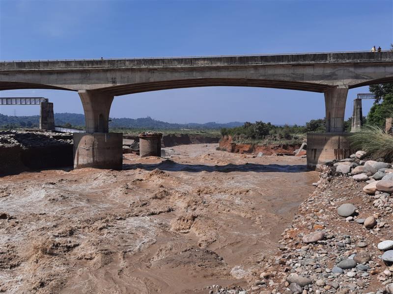 Chakki bridge on National Highway shut to traffic