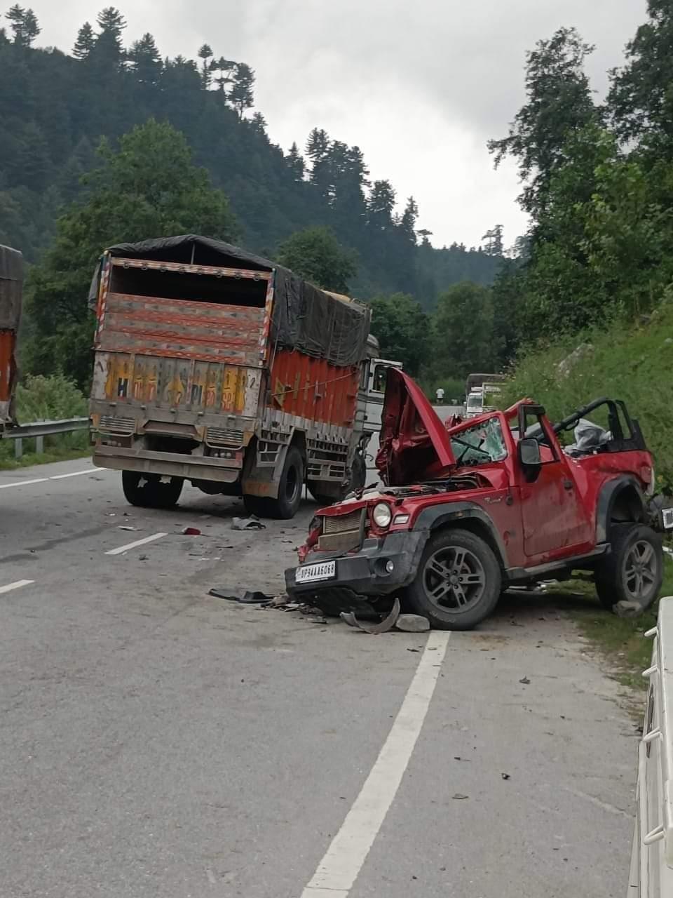 Newly wed couple from UP among 4 dead in 3 road accidents in Mandi and Manali