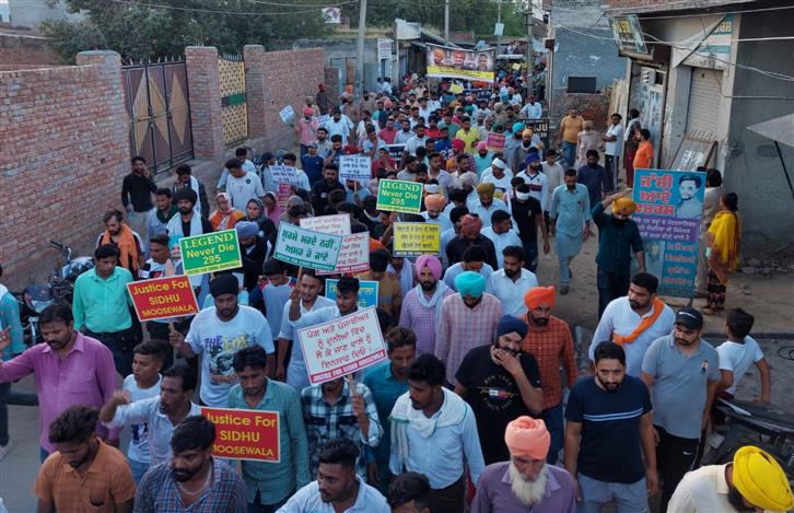 Sidhu Moosewala's parents, fans hold candlelight march, seek justice