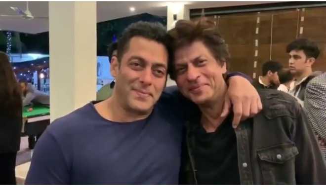Was Salman Khan to buy Shah Rukh Khan's 'Mannat'? Know how father Salim Khan got him to change his mind