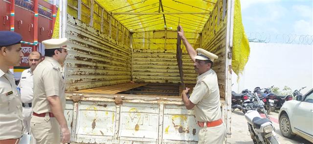 Palwal: 64.2 kg ganja patti seized, 2 arrested