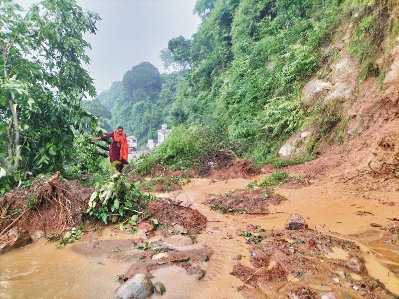 Landslides block roads in Dharamsala