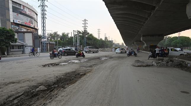 Elevated road project makes commuters' lives miserable on Ferozepur Road in Ludhiana