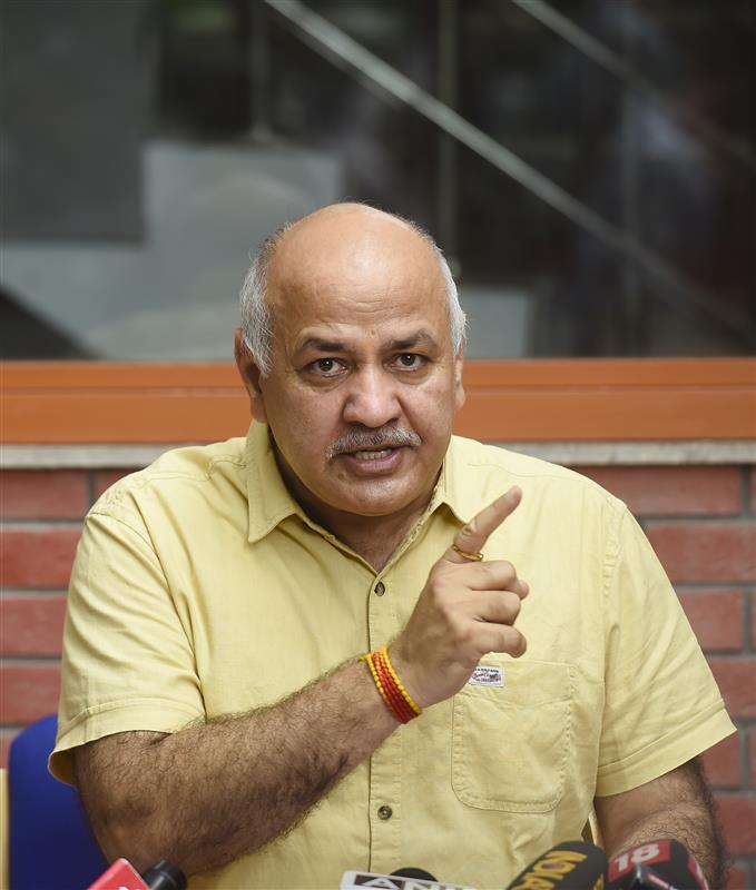 Sisodia accuses former Delhi LG Baijal of changing stance on opening liquor shops in unauthorised areas