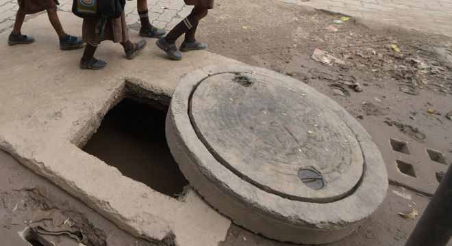 Open manholes in Faridabad a risk to residents' lives