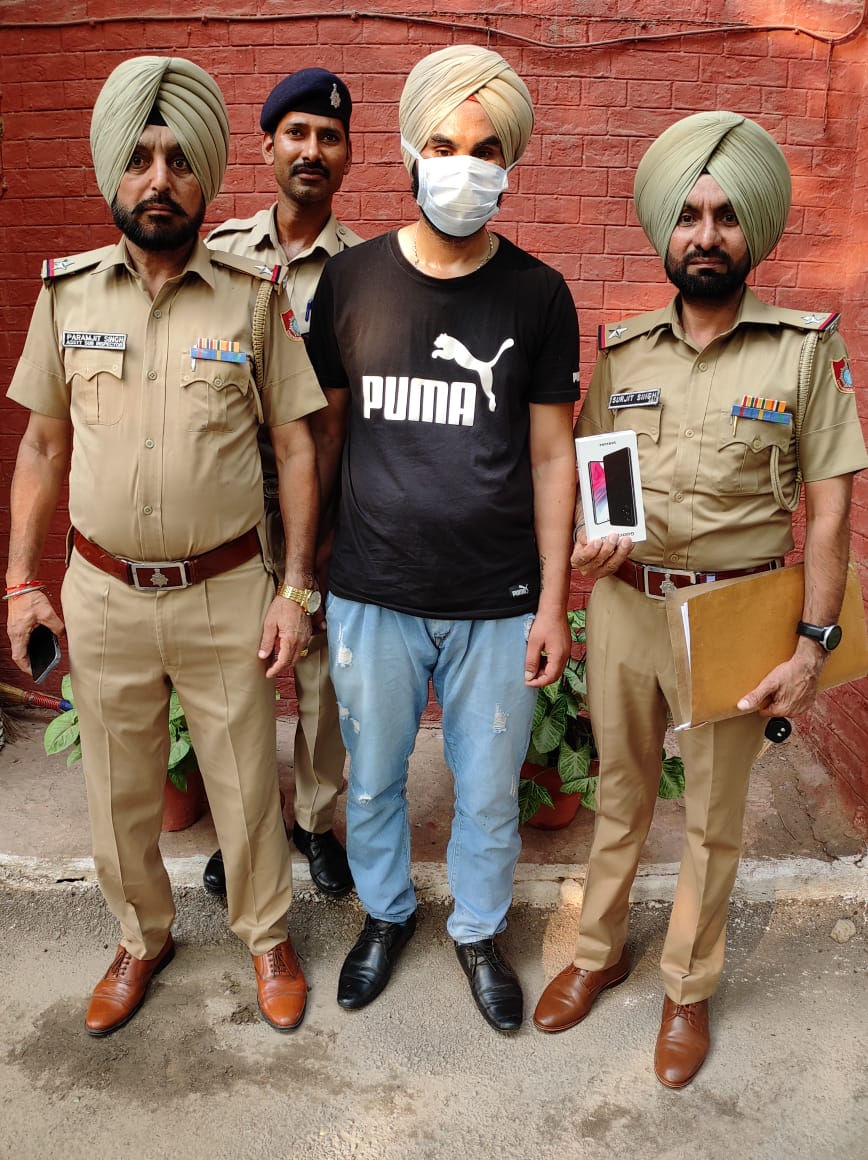Sacked Punjab cop held for theft in Chandigarh
