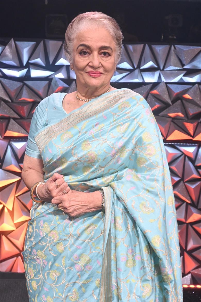 Asha Parekh graces the stage of Superstar Singer 2