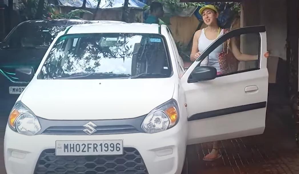 Sara Ali Khan rides Maruti’s Alto 800; ‘Arre baap re itni sasti car’, troll netizens