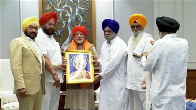 After ‘akhand path’ for PM Modi’s long life, Sikh gurdwara delegation meets him in Delhi