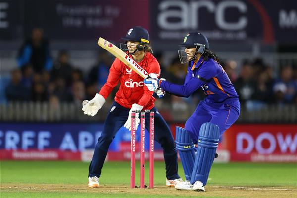 A master’s class: Smriti Mandhana guides India to series-levelling victory