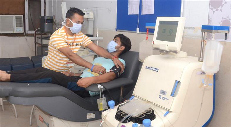 Amid dengue threat, no platelet kits at Civil Hospital; patients troubled