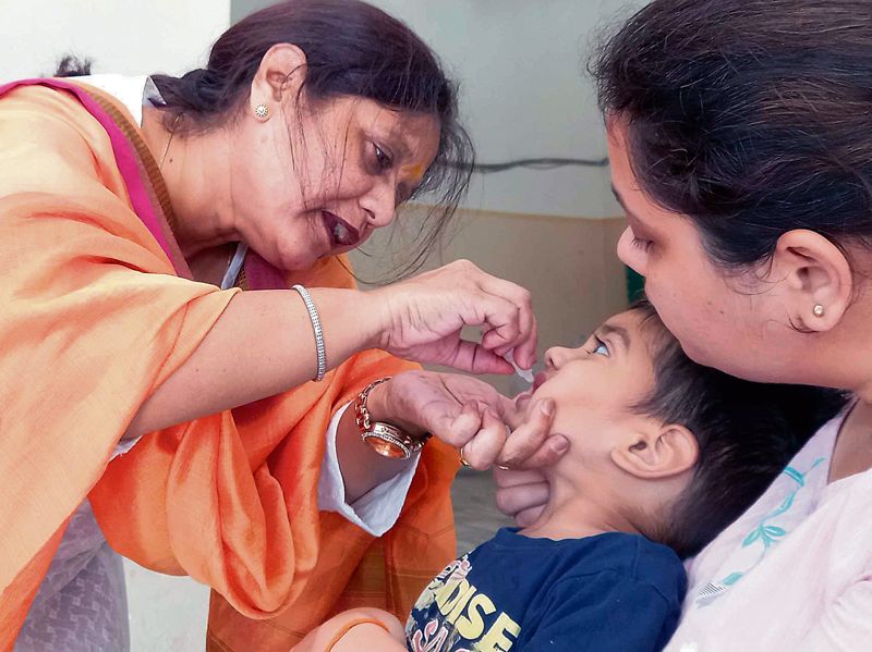 Pulse Polio drive begins, over 1L given drops