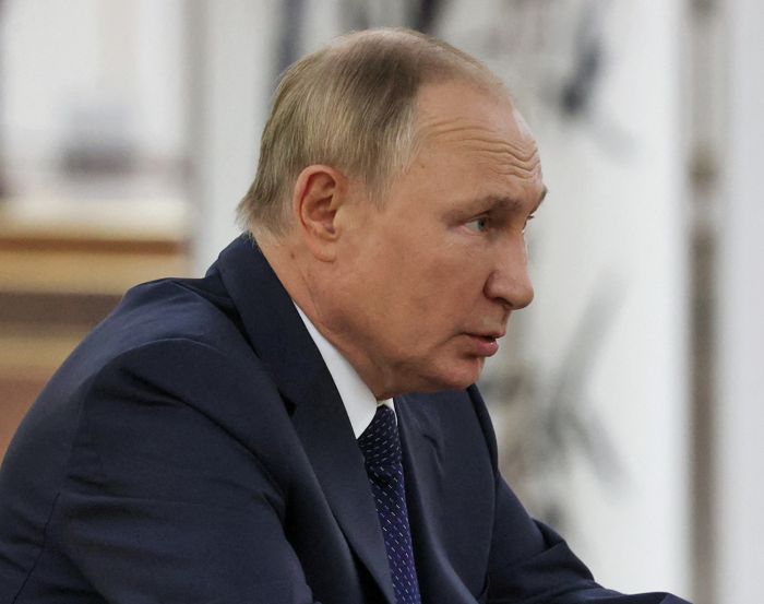 Vladimir Putin praises Chinese Prez for 'balanced' stand on Ukraine
