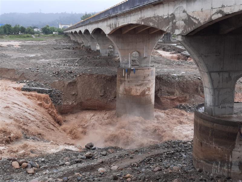 Chakki bridge connecting Punjab and Himachal closed again after pillar protection crates washed away