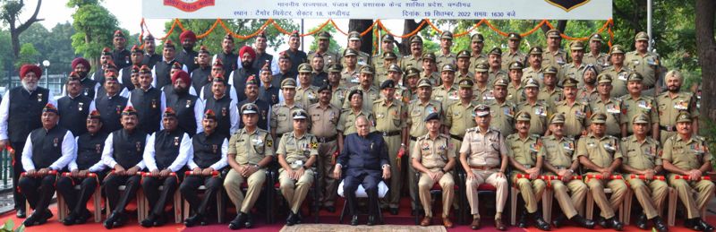 Banwarilal Purohit felicitates border force personnel
