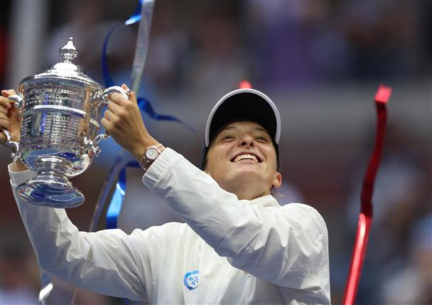Pole star twinkles over New York: Iga Swiatek beats Jabeur in straight sets to win first US Open title, and third Grand Slam