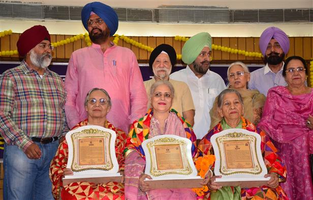 Minister Kuldeep Sigh Dhaliwal honours 3 Punjabi professors