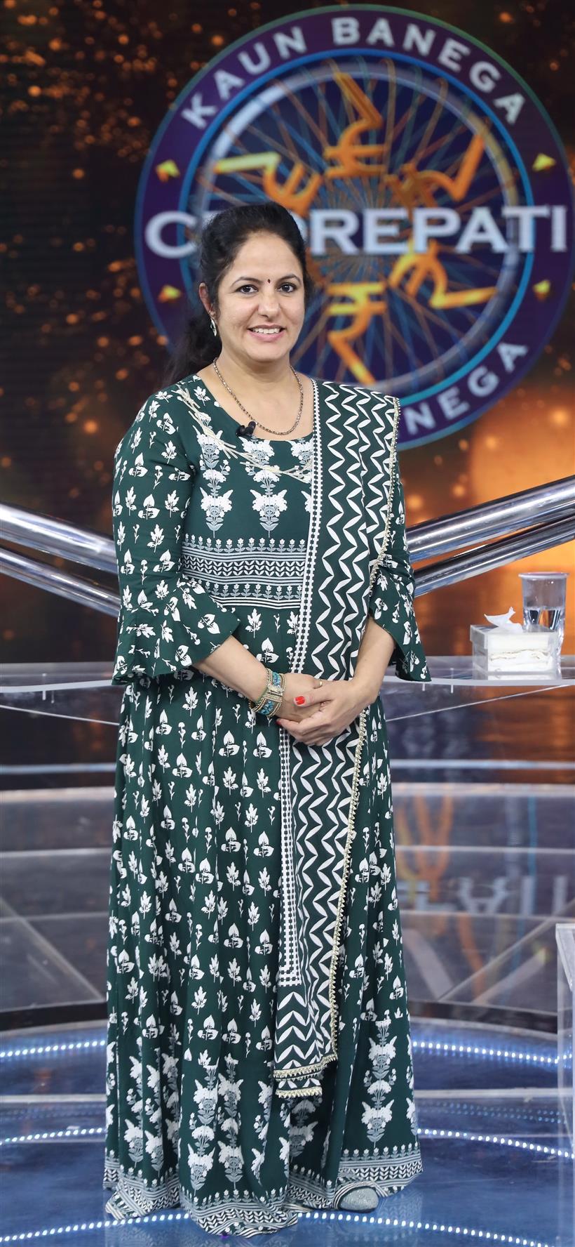 Kavita Chawla has become the first 'crorepati' of Sony TV'S 'Kaun Banega Crorepati' Season 14. She gets candid…