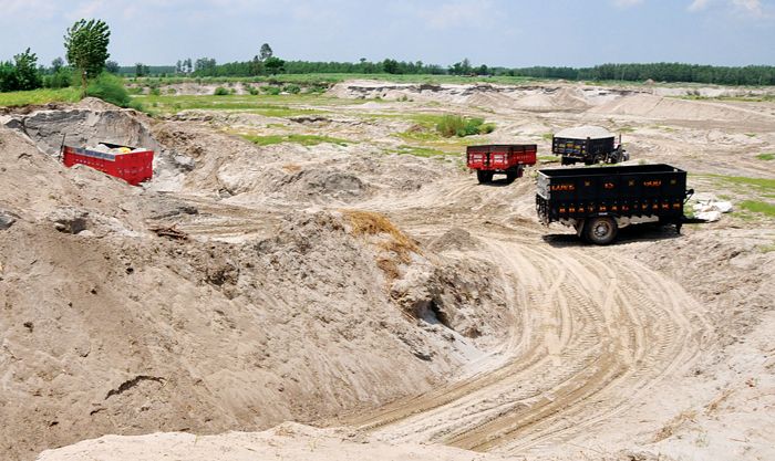 Three held for illegal mining in Nawanshahr
