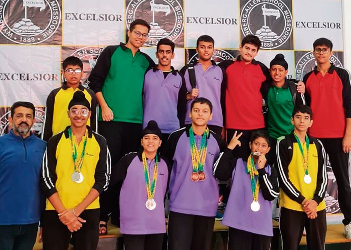 Pinegrove swimmers win medals in inter-school meet
