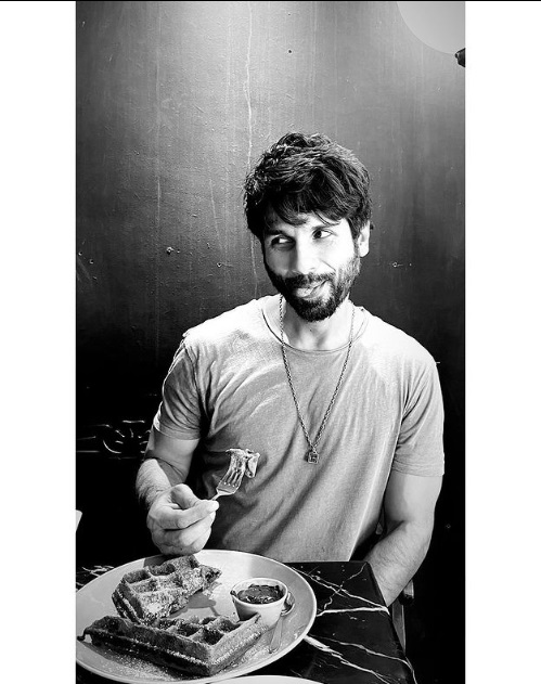 Shahid Kapoor's #weekendvibes will make you laugh but his #weekendride is wow