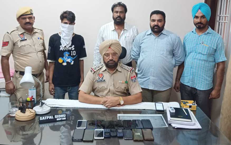 5 held for snatching, vehicle thefts;  2 bikes, 16 cell phones recovered in Ludhiana