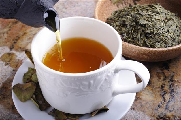 Four cups of black or green tea daily can cut diabetes risk by 17 pc