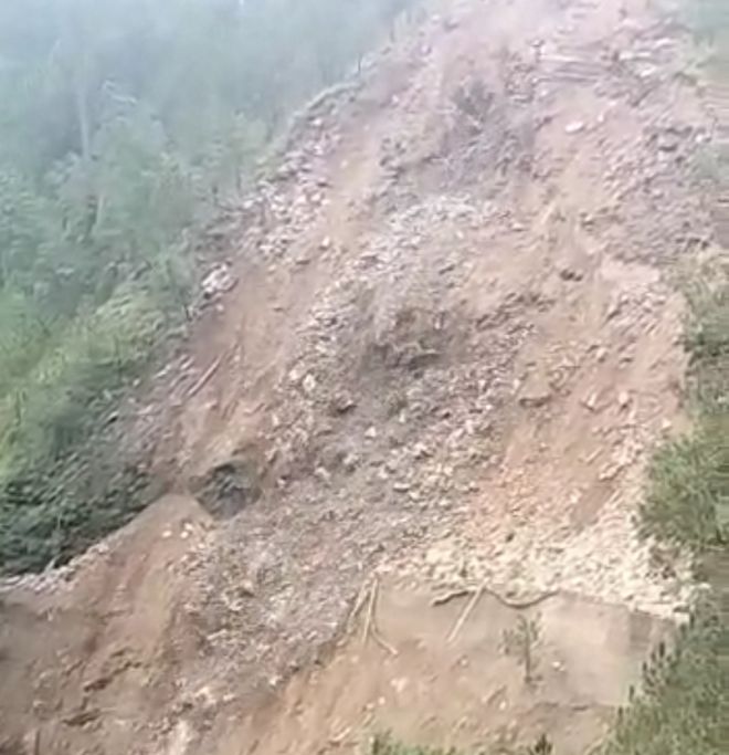 Aut-Luhri NH blocked again due to landslide