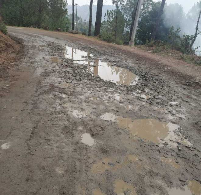 Hardaspura road in poor condition