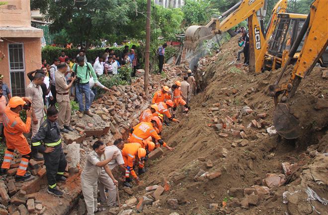 4 labourers die in Noida society wall collapse