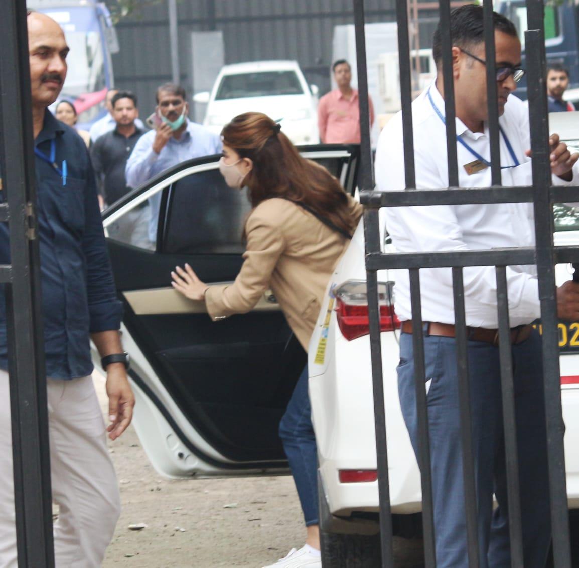 Jacqueline Fernandez appears 2nd time in a week before Economic Offences Wing in Sukesh Chandrashekhar case