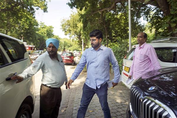 ED registers case in Delhi excise 'scam', raids 40 sites across nation