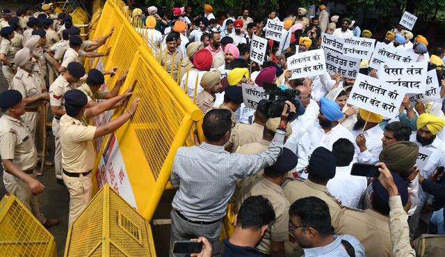 Punjab special Assembly row:  AAP govt goes on offensive; Bhagwant Mann to call session again on September 27