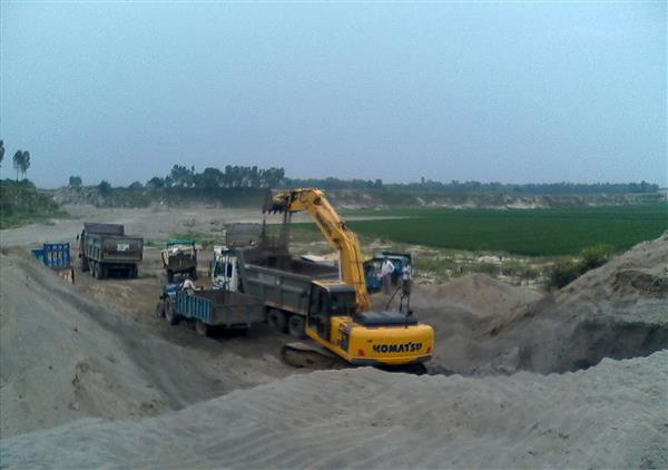 Stone crusher, screening plant owners procure raw mining material illegally