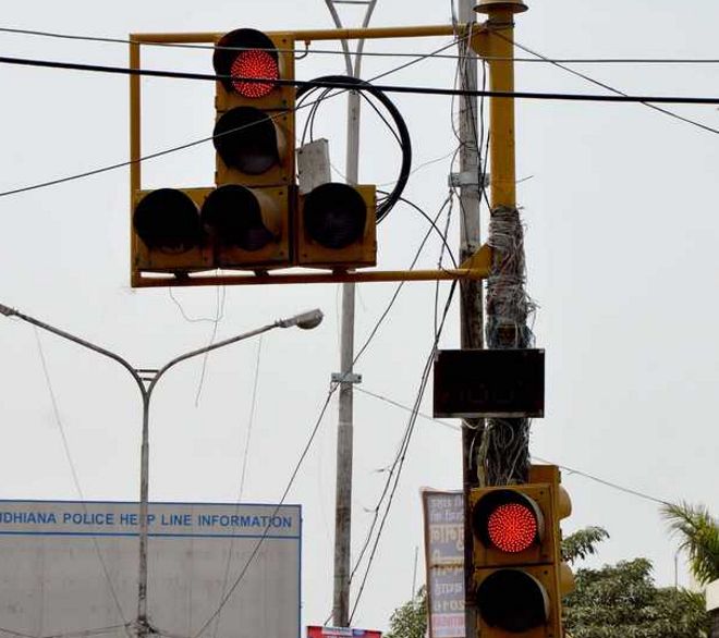 Traffic lights to come up near Kohinoor dhaba in Zirakpur