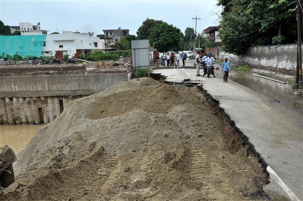 Road caves in as heavy rain lashes Amritsar