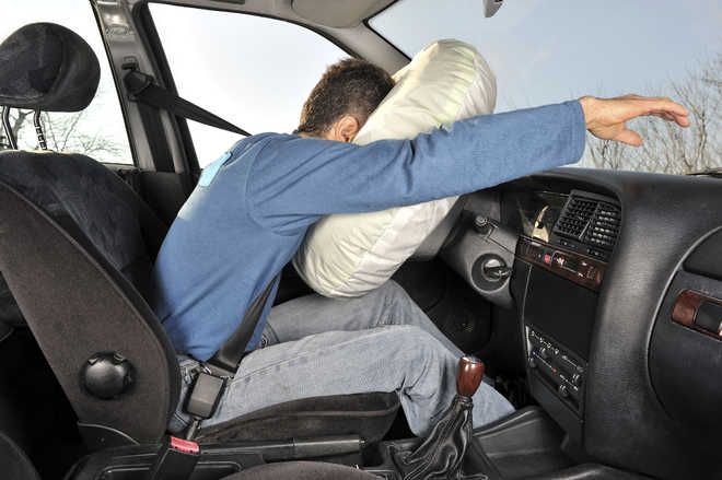 6 airbags in cars now mandatory from next year