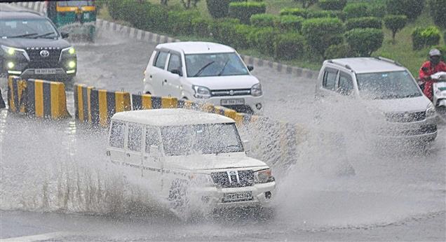 Commuters face tough time as heavy rain leads to waterlogging, traffic congestion in Gurugram